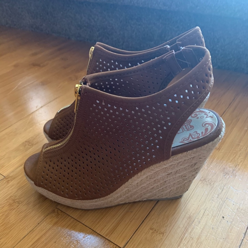 Brown wedges